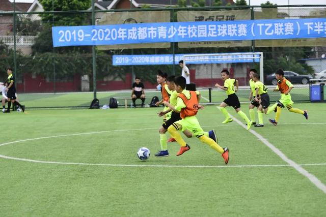 黄荣奇20分广东胜吉林 孙铭徽21分广厦负山西